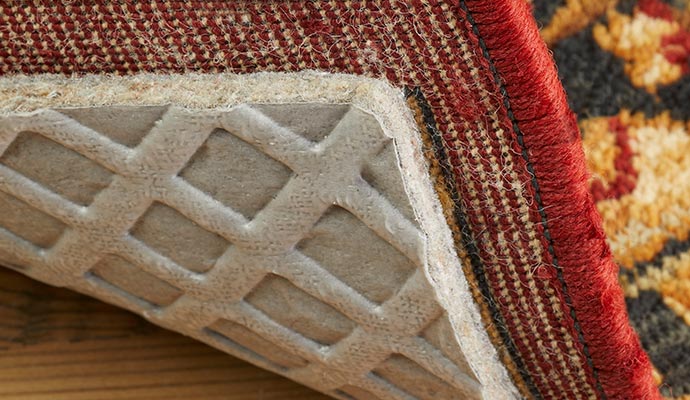 Rug with non-slip rug pad